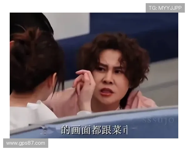 王濛出门买个菜，钱包厚得像本戏本，谁能懂这日常？